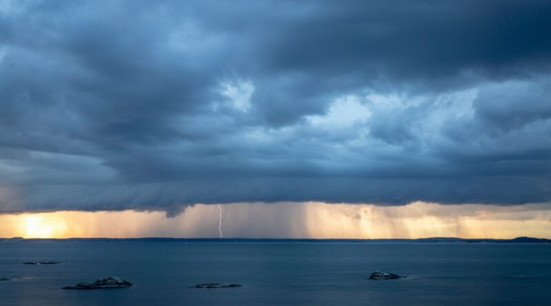 ocean thunderstorm scenery
